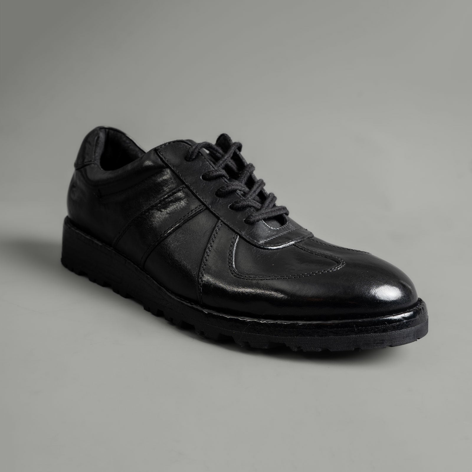 Washed Polished Leather Lug Sole Shoes
