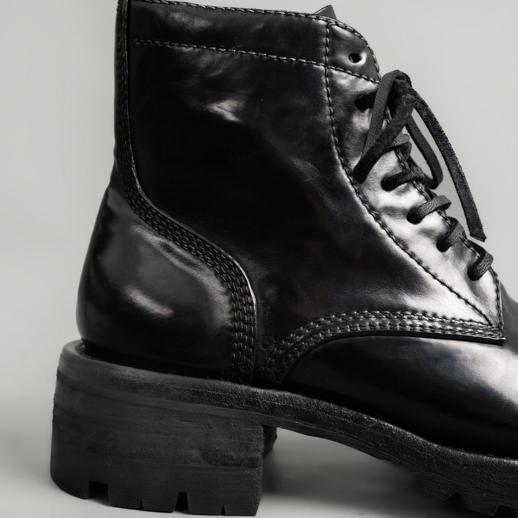 Washed Shell Cordovan Vibram Boots Black