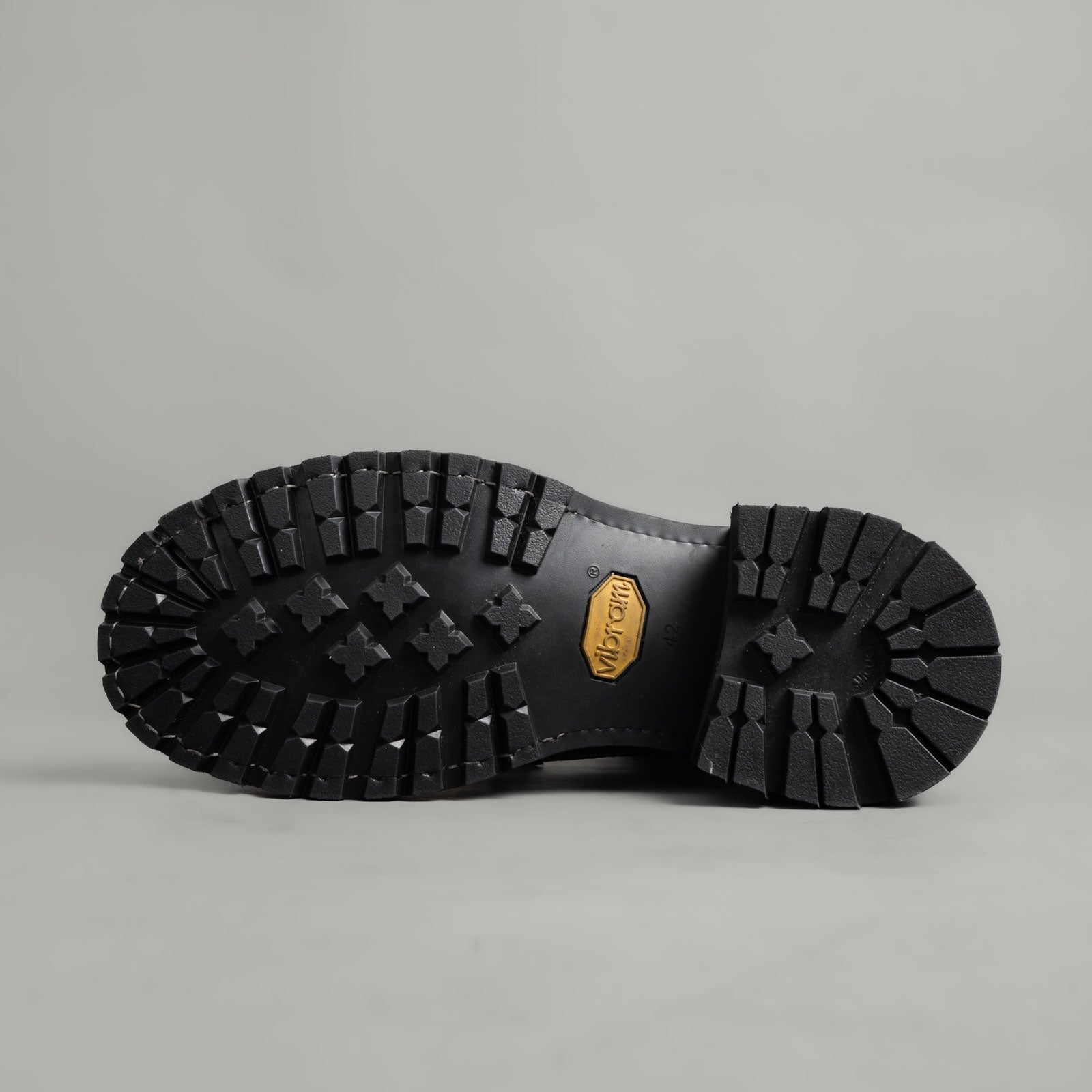 Washed Shell Cordovan Vibram Boots Black